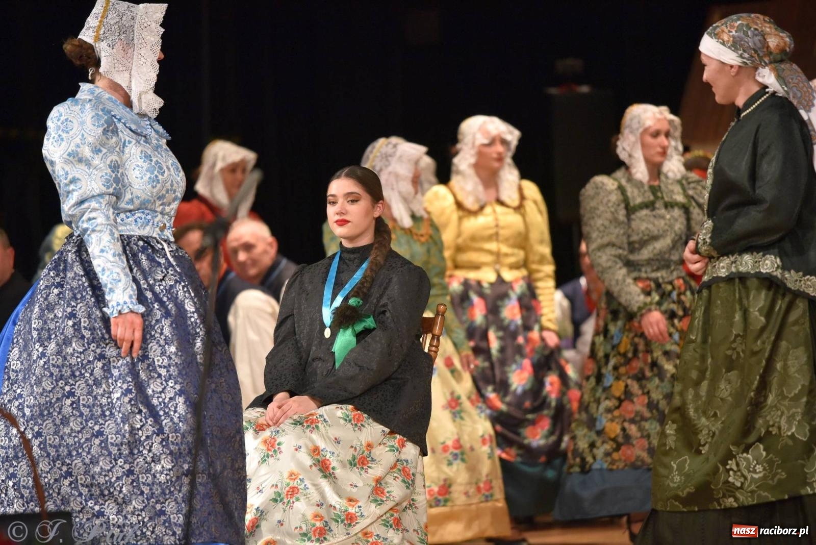 Zdjęcie w galerii na portalu naszraciborz.pl: Źródło wystawiło w RCK Wesele śląskie. Piękne widowisko pełne folkloru [FOTO i WIDEO] wiadomości z regionu