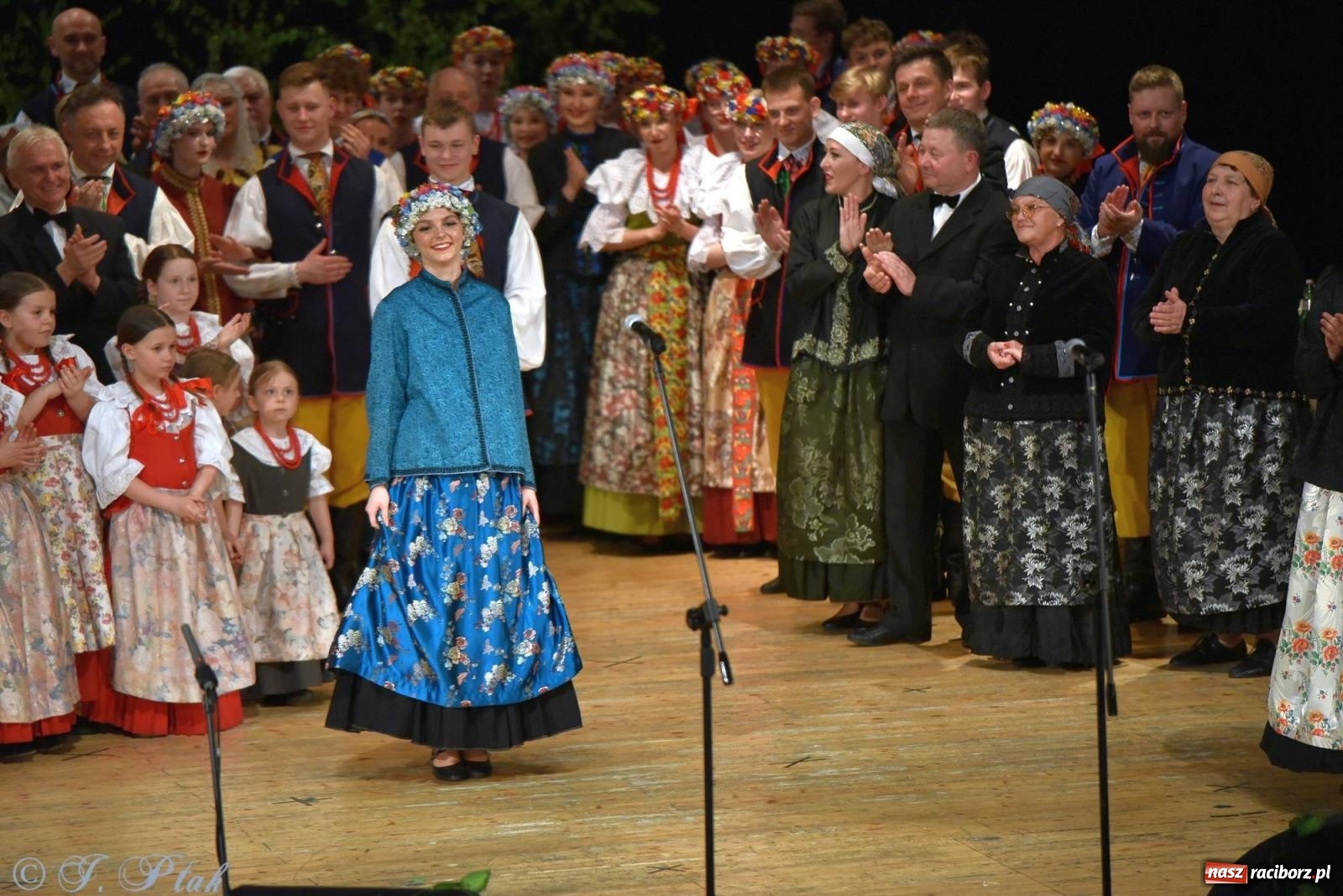 Zdjęcie w galerii na portalu naszraciborz.pl: Źródło wystawiło w RCK Wesele śląskie. Piękne widowisko pełne folkloru [FOTO i WIDEO] wiadomości z regionu