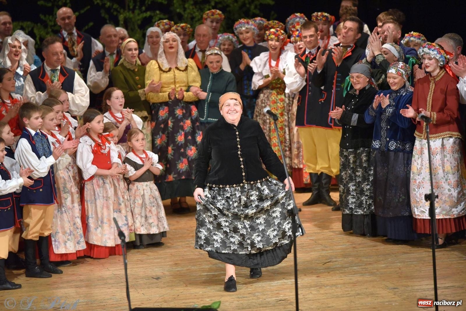 Zdjęcie w galerii na portalu naszraciborz.pl: Źródło wystawiło w RCK Wesele śląskie. Piękne widowisko pełne folkloru [FOTO i WIDEO] wiadomości z regionu