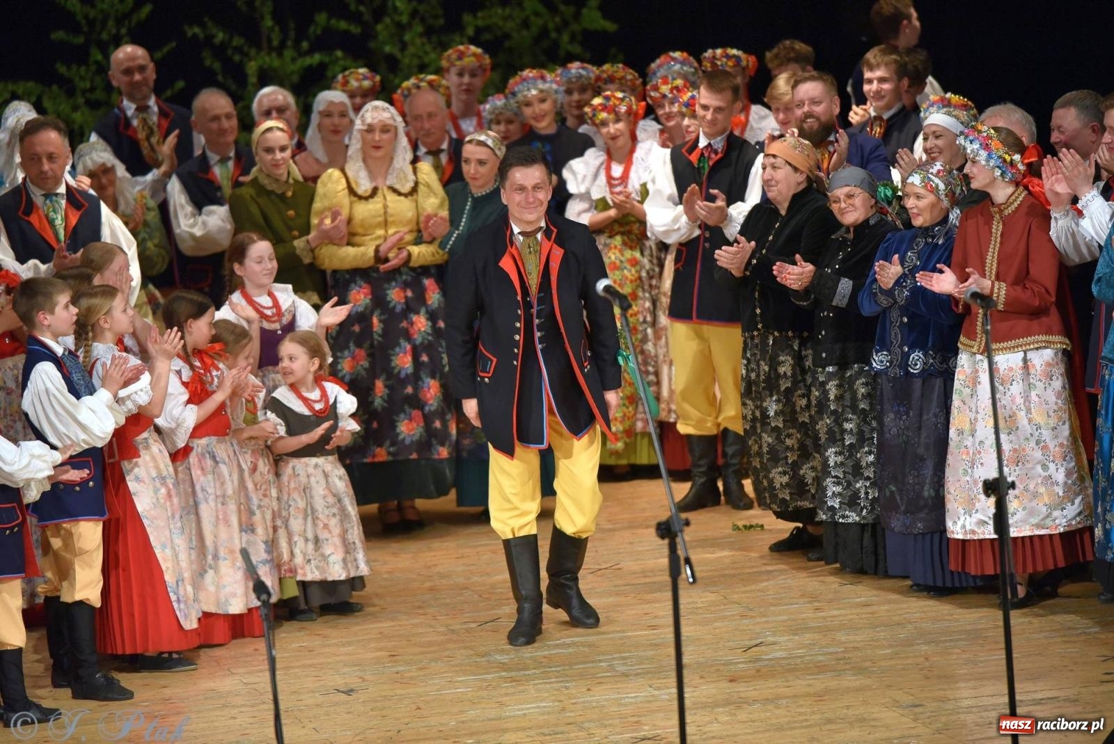 Zdjęcie w galerii na portalu naszraciborz.pl: Źródło wystawiło w RCK Wesele śląskie. Piękne widowisko pełne folkloru [FOTO i WIDEO] wiadomości z regionu
