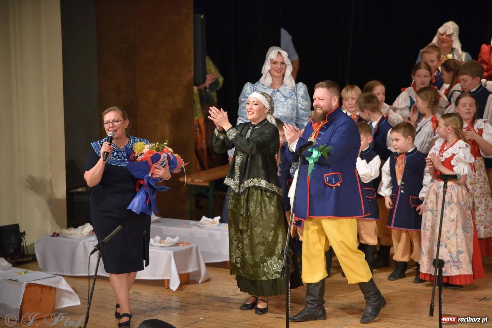 Zdjęcie w galerii na portalu naszraciborz.pl: Źródło wystawiło w RCK Wesele śląskie. Piękne widowisko pełne folkloru [FOTO i WIDEO] wiadomości z regionu