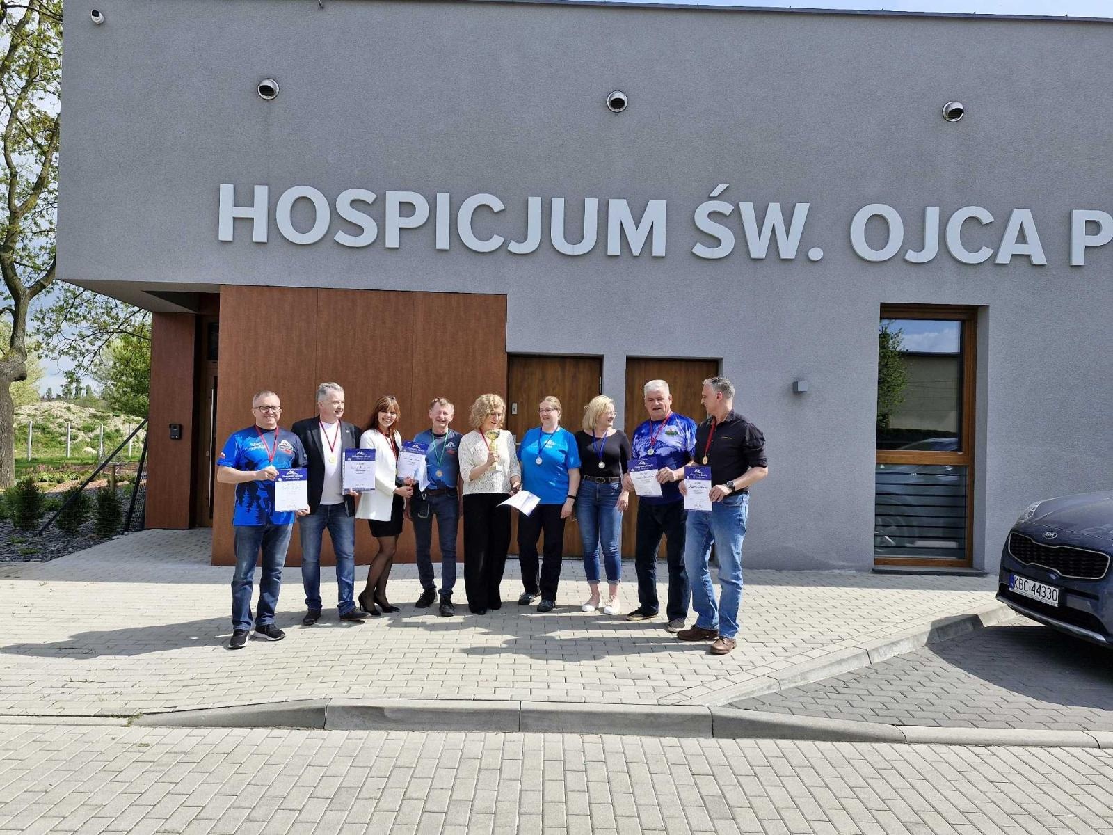 Zdjęcie w galerii na portalu naszraciborz.pl: Zdobywamy szczyty dla hospicjum wiadomości z regionu