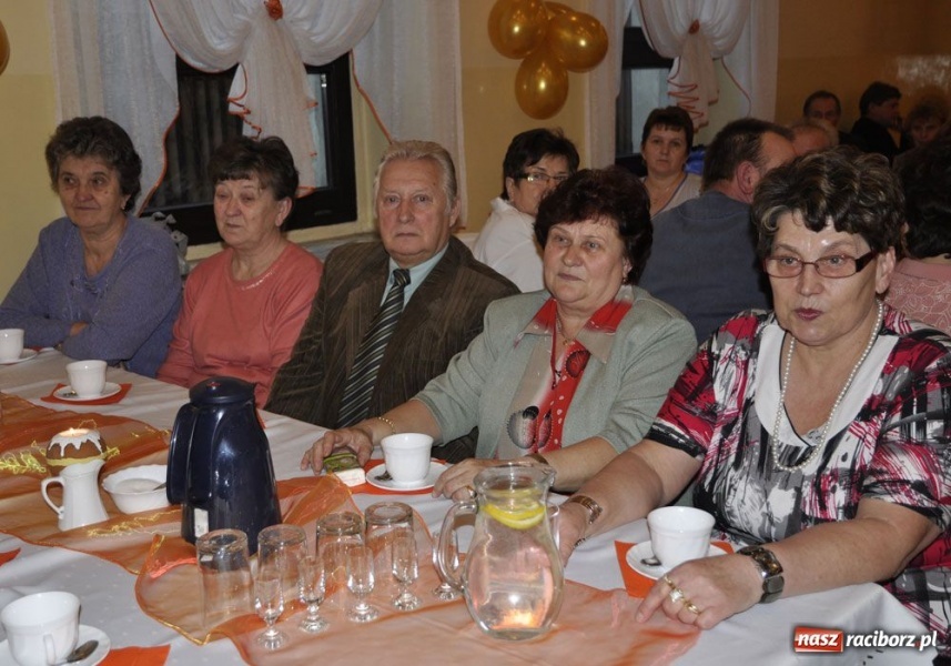 Zdjęcie w galerii na portalu naszraciborz.pl: Tłusty czwartek ze śpiewem i DJ-em wiadomości z regionu