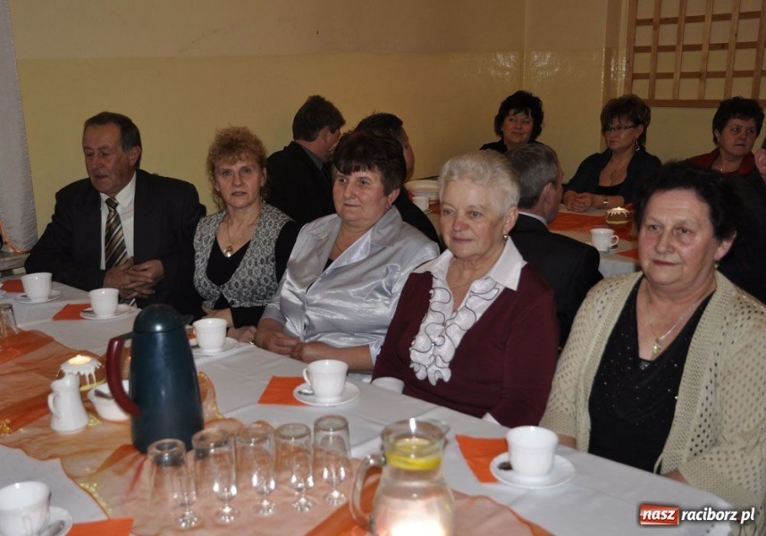 Zdjęcie w galerii na portalu naszraciborz.pl: Tłusty czwartek ze śpiewem i DJ-em wiadomości z regionu