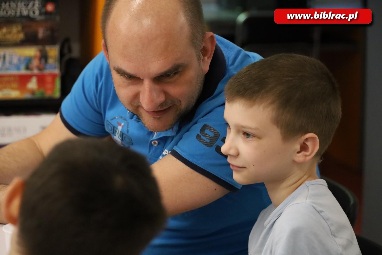 Zdjęcie w galerii na portalu naszraciborz.pl: No bo co w końcu, kurczę blade! Za nami rodzinny konkurs wiedzy Przygody Mikołajka wiadomości z regionu