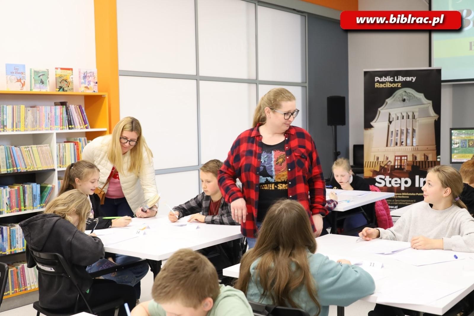 Zdjęcie w galerii na portalu naszraciborz.pl: Magiczny świat Baśnioboru na konkursie w raciborskiej bibliotece wiadomości z regionu