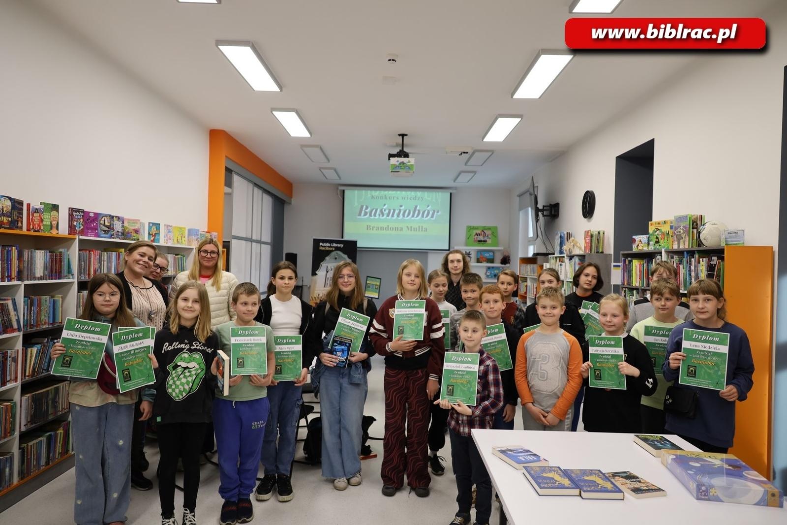 Zdjęcie w galerii na portalu naszraciborz.pl: Magiczny świat Baśnioboru na konkursie w raciborskiej bibliotece wiadomości z regionu