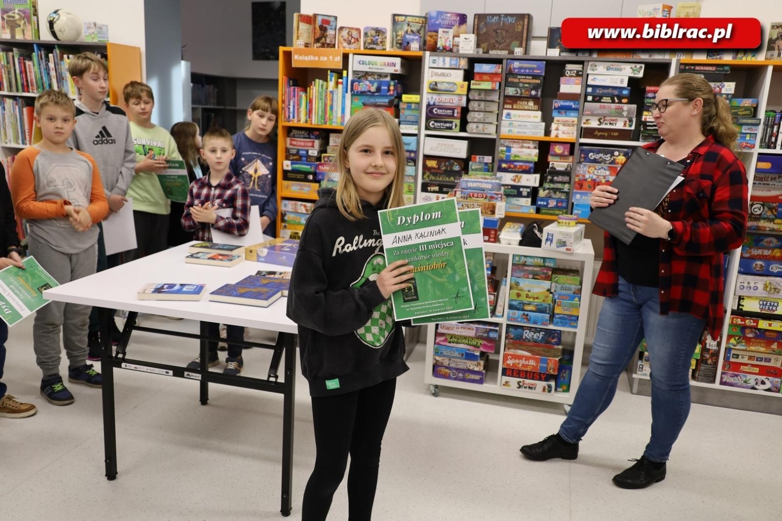 Zdjęcie w galerii na portalu naszraciborz.pl: Magiczny świat Baśnioboru na konkursie w raciborskiej bibliotece wiadomości z regionu