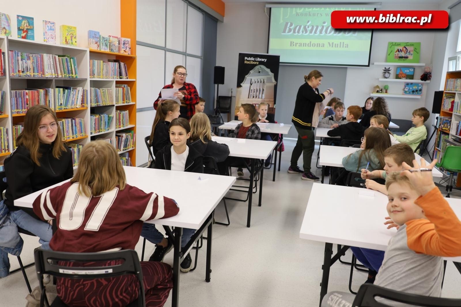 Zdjęcie w galerii na portalu naszraciborz.pl: Magiczny świat Baśnioboru na konkursie w raciborskiej bibliotece wiadomości z regionu