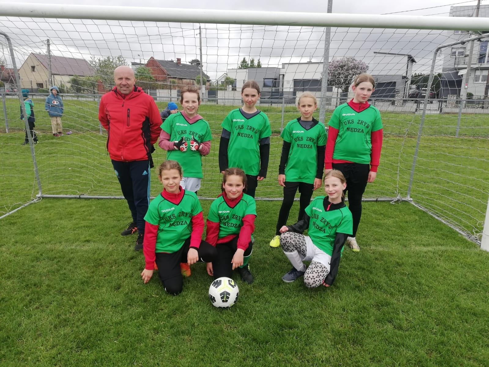 Zdjęcie w galerii na portalu naszraciborz.pl: Puchar Tymbarku. Drużyny z Tworkowa, Nędzy i Rudnika w finale wojewódzkim wiadomości z regionu