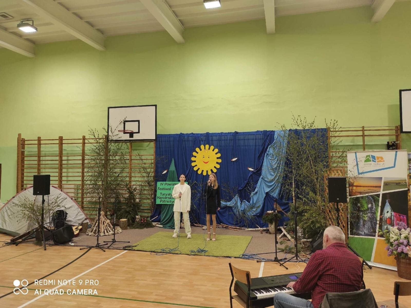 Zdjęcie w galerii na portalu naszraciborz.pl: IV edycja Powiatowego Festiwalu Piosenki Turystycznej, Harcerskiej i Patriotycznej za nami wiadomości z regionu