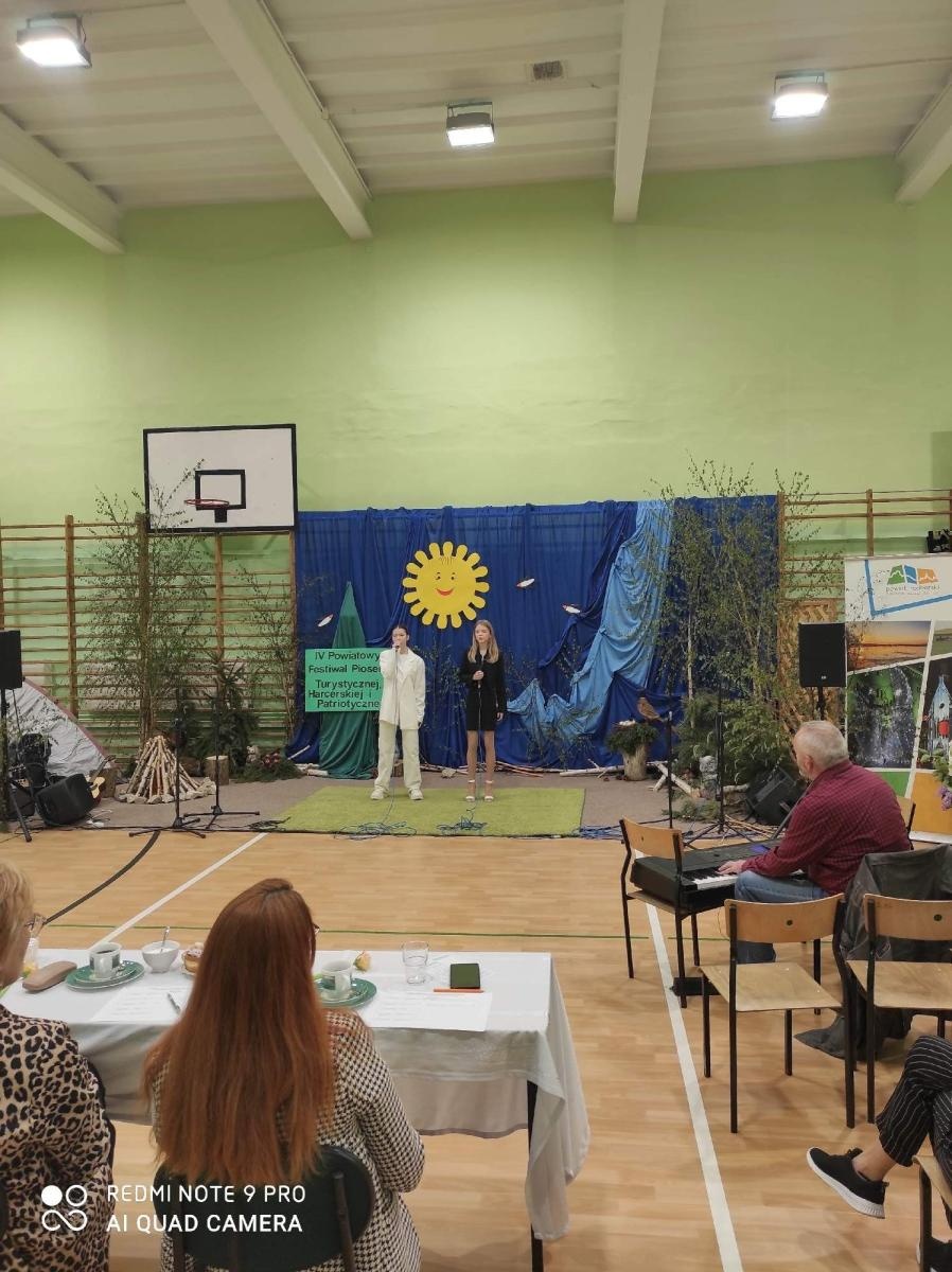 Zdjęcie w galerii na portalu naszraciborz.pl: IV edycja Powiatowego Festiwalu Piosenki Turystycznej, Harcerskiej i Patriotycznej za nami wiadomości z regionu