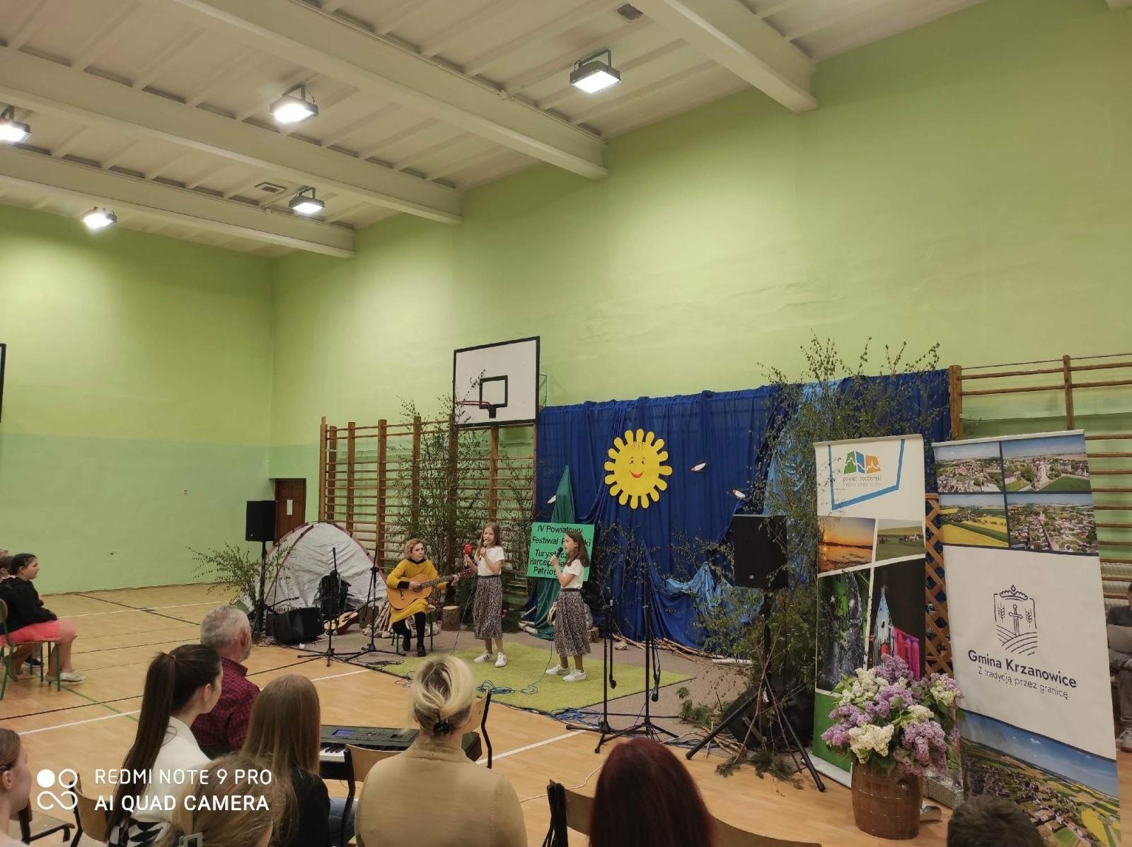 Zdjęcie w galerii na portalu naszraciborz.pl: IV edycja Powiatowego Festiwalu Piosenki Turystycznej, Harcerskiej i Patriotycznej za nami wiadomości z regionu