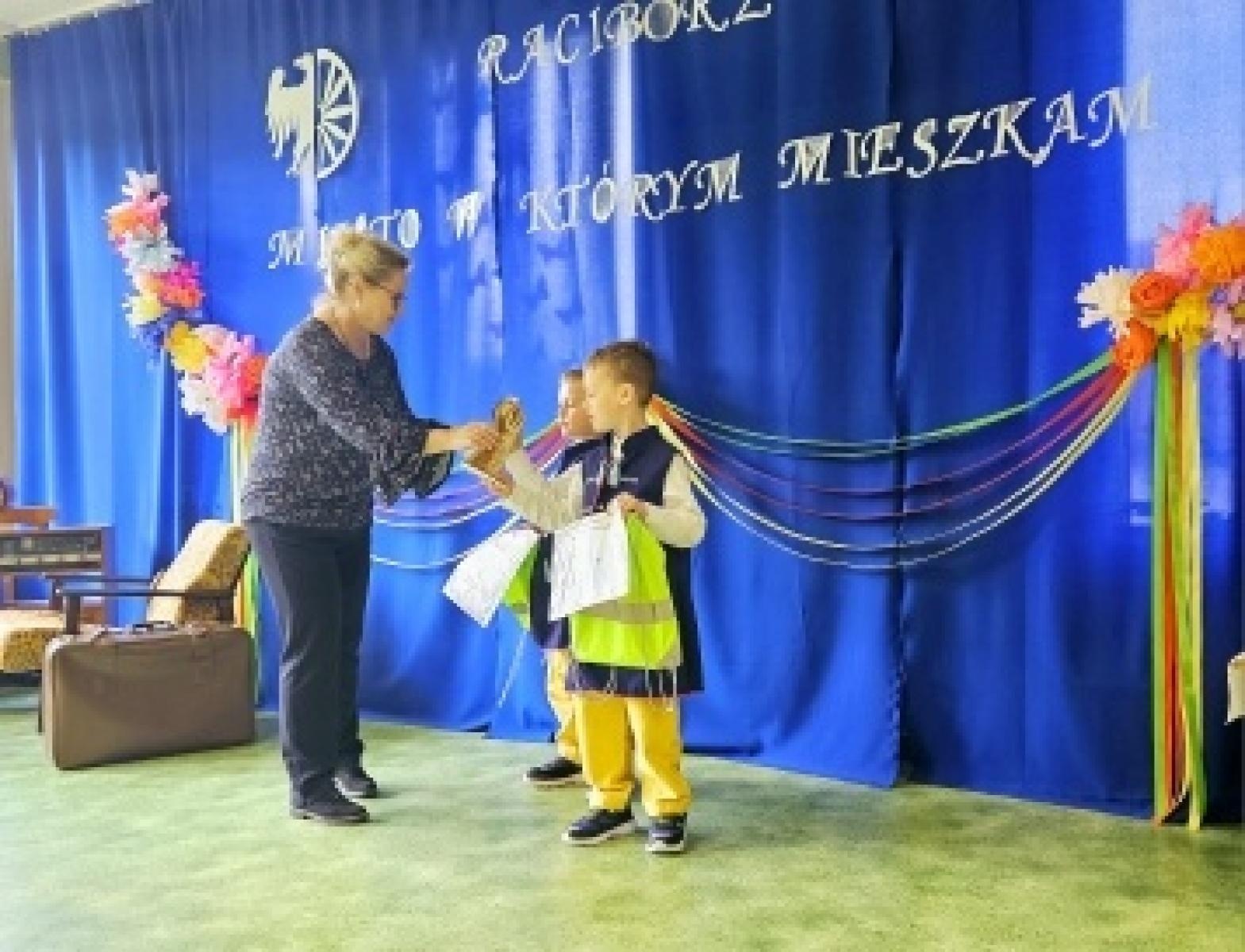 Zdjęcie w galerii na portalu naszraciborz.pl: Międzyprzedszkolny konkurs regionalny wiadomości z regionu