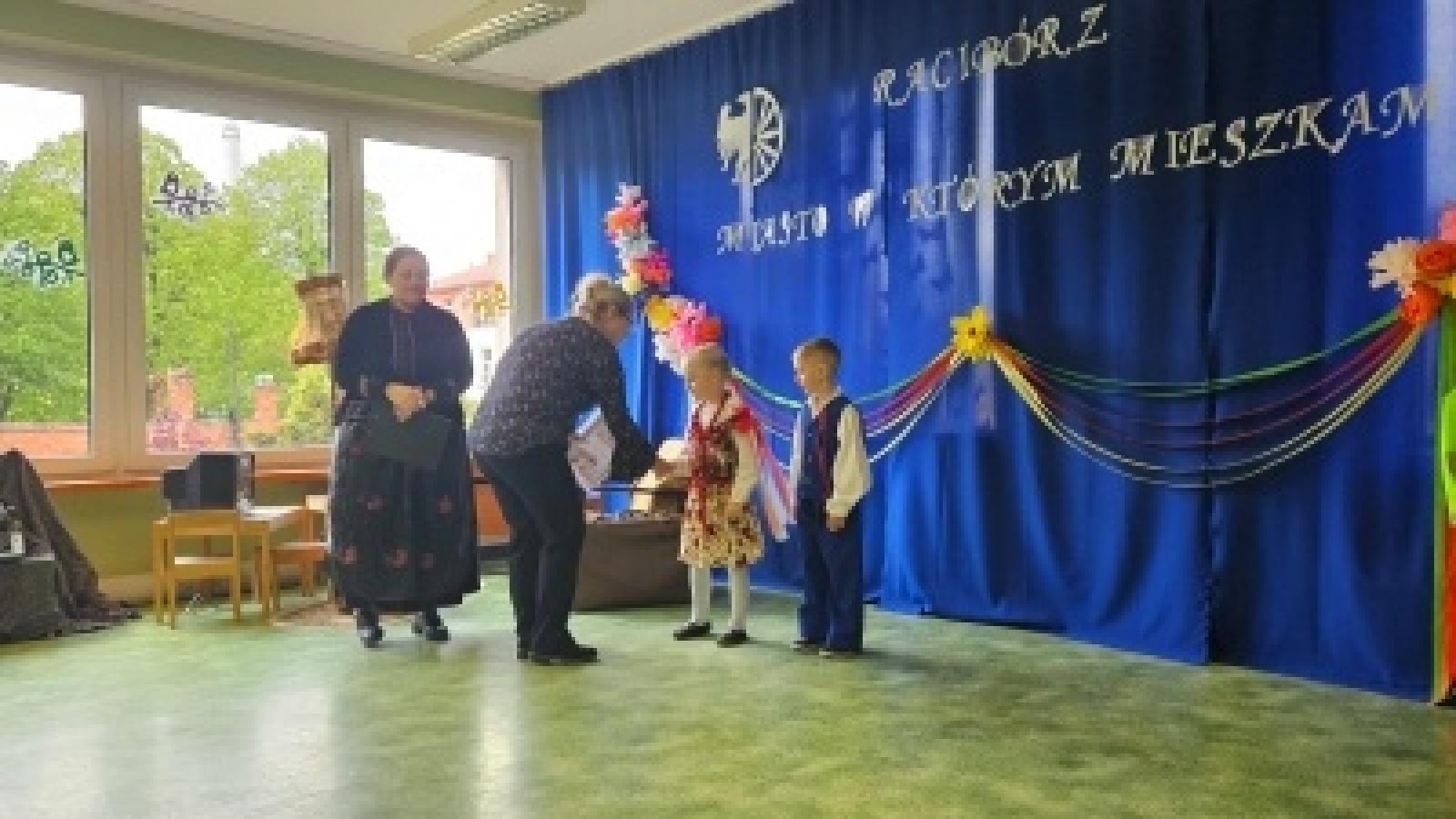 Zdjęcie w galerii na portalu naszraciborz.pl: Międzyprzedszkolny konkurs regionalny wiadomości z regionu