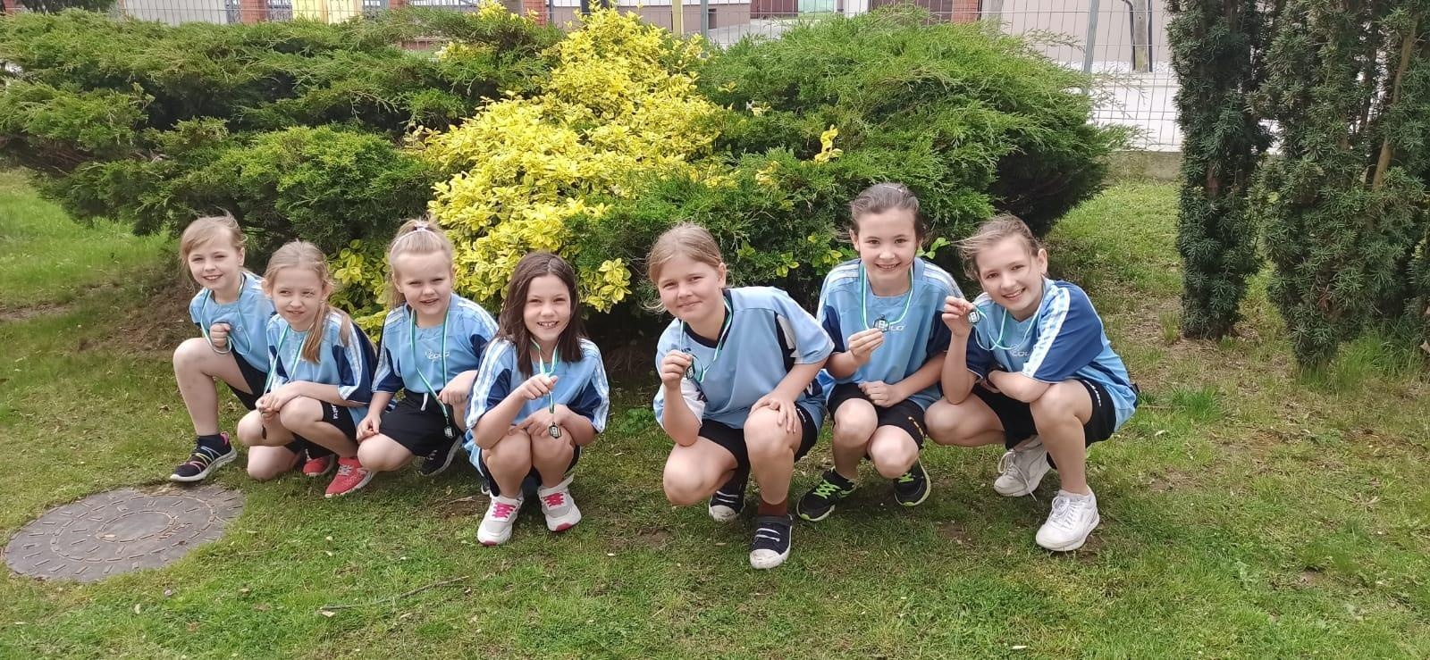 Zdjęcie w galerii na portalu naszraciborz.pl: Sukcesy uczniów z Rudnika w powiatowym turnieju o Puchar Tymbarku wiadomości z regionu