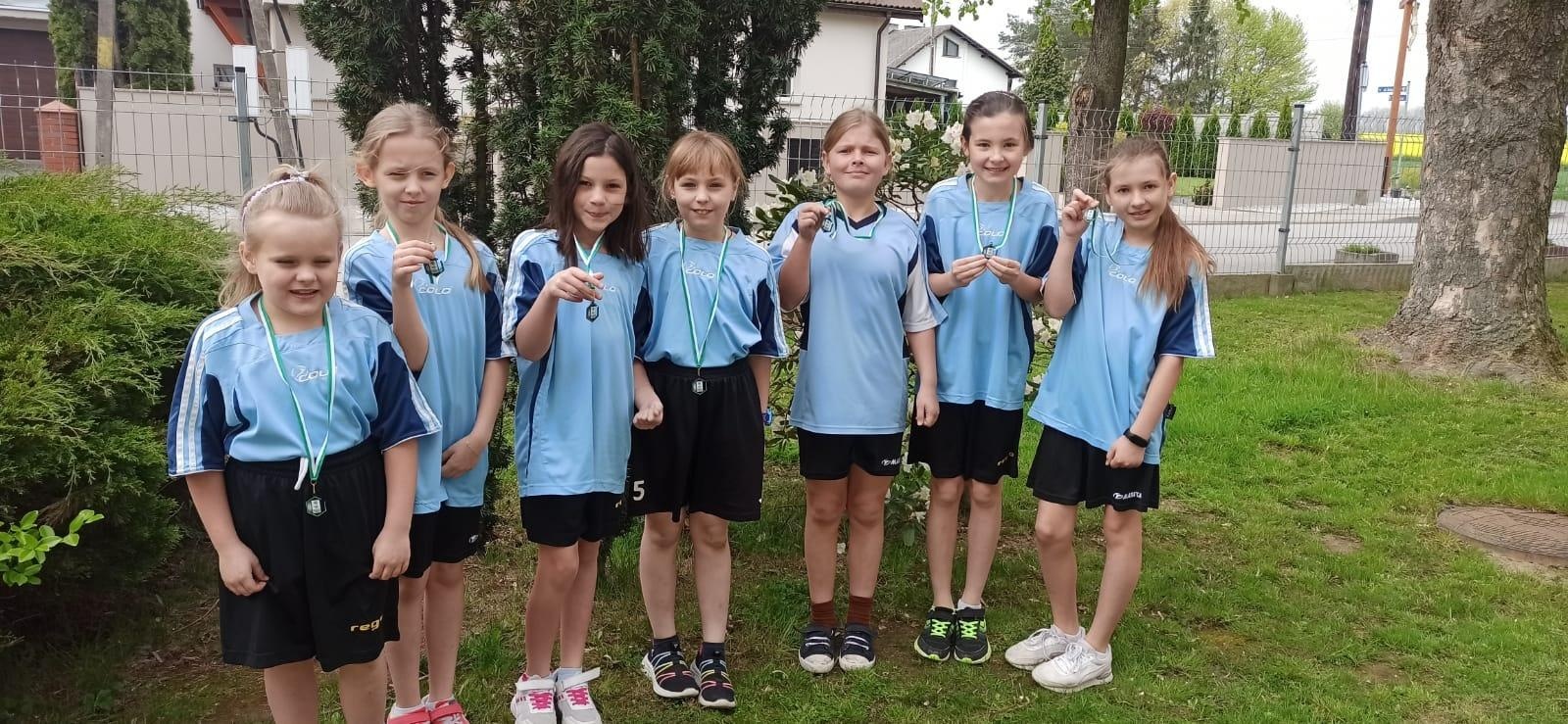 Zdjęcie w galerii na portalu naszraciborz.pl: Sukcesy uczniów z Rudnika w powiatowym turnieju o Puchar Tymbarku wiadomości z regionu