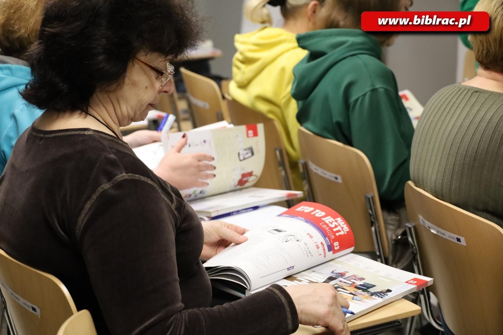 Zdjęcie w galerii na portalu naszraciborz.pl: Konsul USA w raciborskiej bibliotece wiadomości z regionu