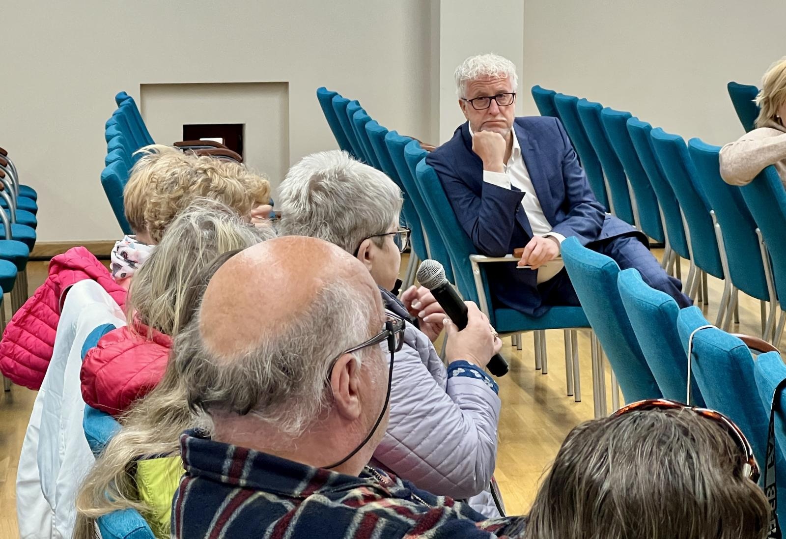 Zdjęcie w galerii na portalu naszraciborz.pl: Wojciechowicz kończy kampanię spotkaniem ze środowiskiem osób niepełnosprawnych i ich opiekunów wiadomości z regionu