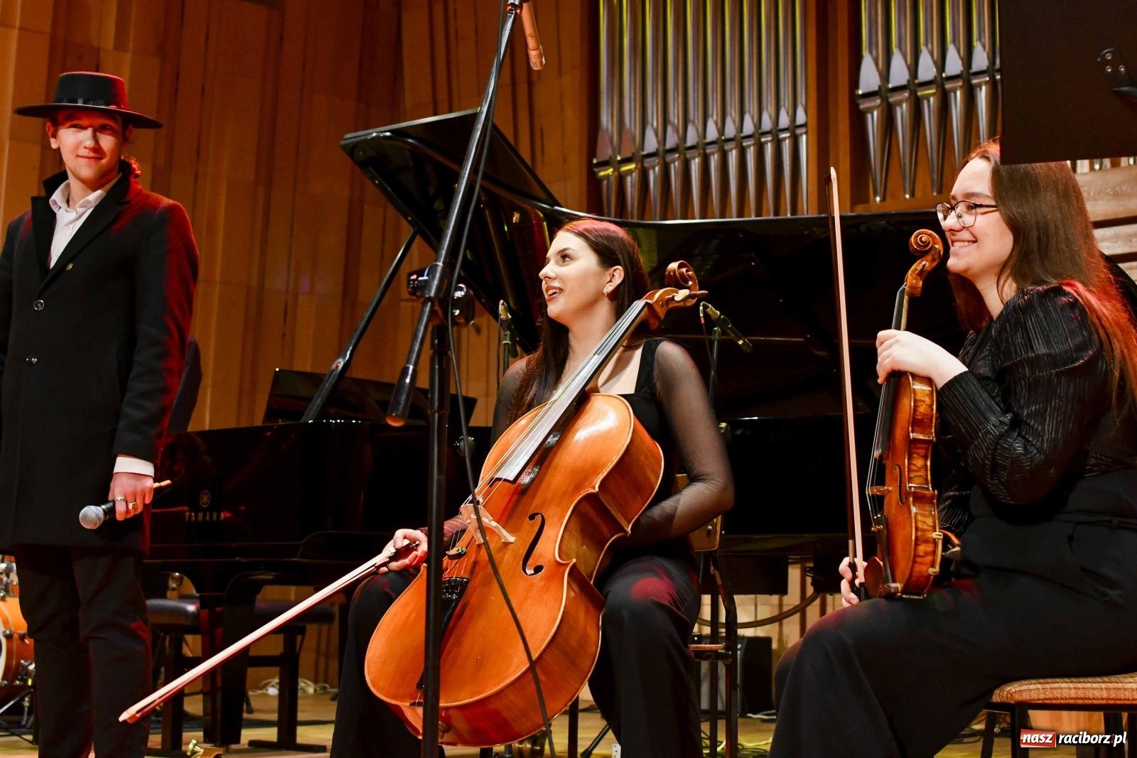 Zdjęcie w galerii na portalu naszraciborz.pl: Jubileuszowa edycja konkursu piosenki hiszpańskiej w Raciborzu [FOTO i WIDEO]  wiadomości z regionu