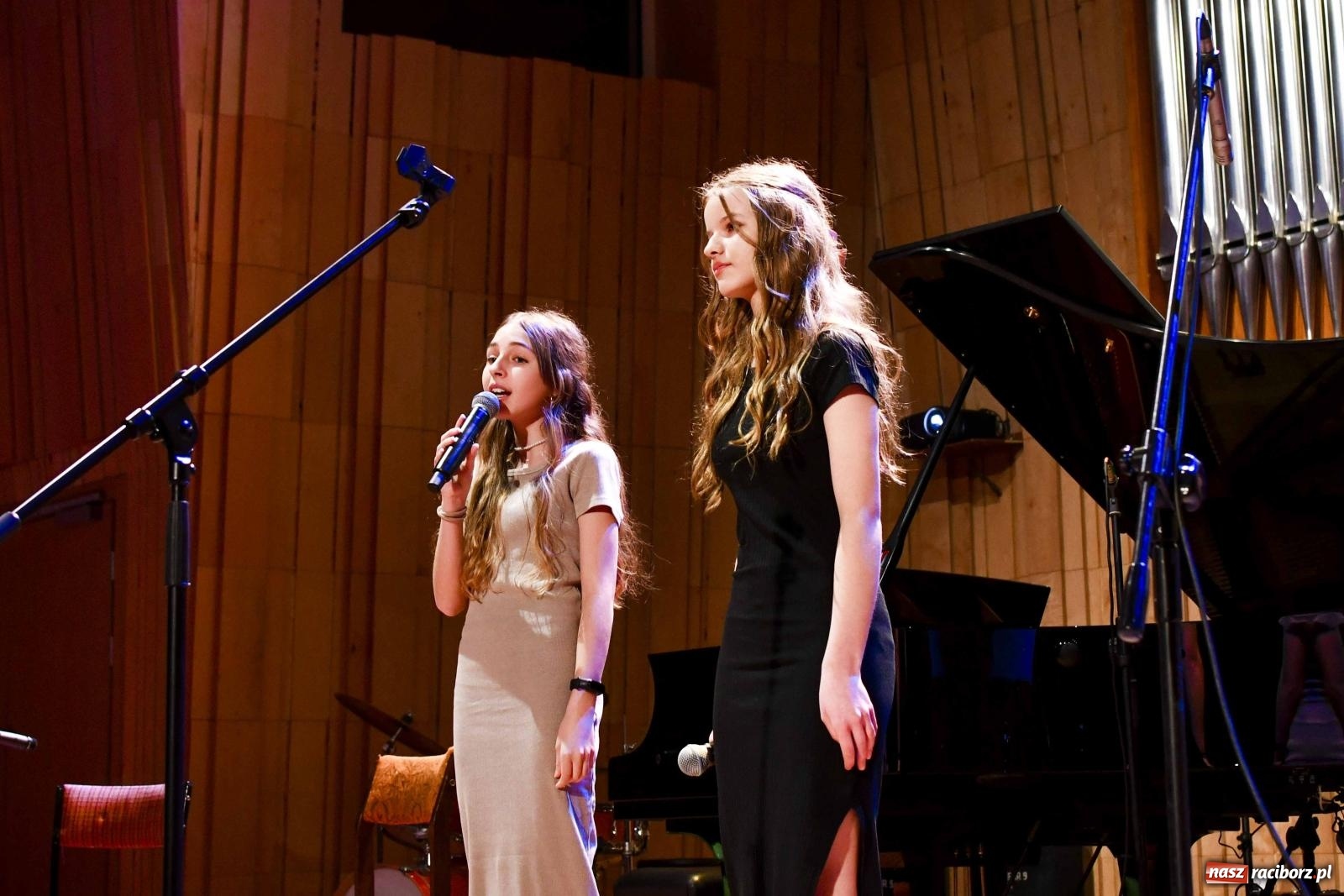Zdjęcie w galerii na portalu naszraciborz.pl: Jubileuszowa edycja konkursu piosenki hiszpańskiej w Raciborzu [FOTO i WIDEO]  wiadomości z regionu