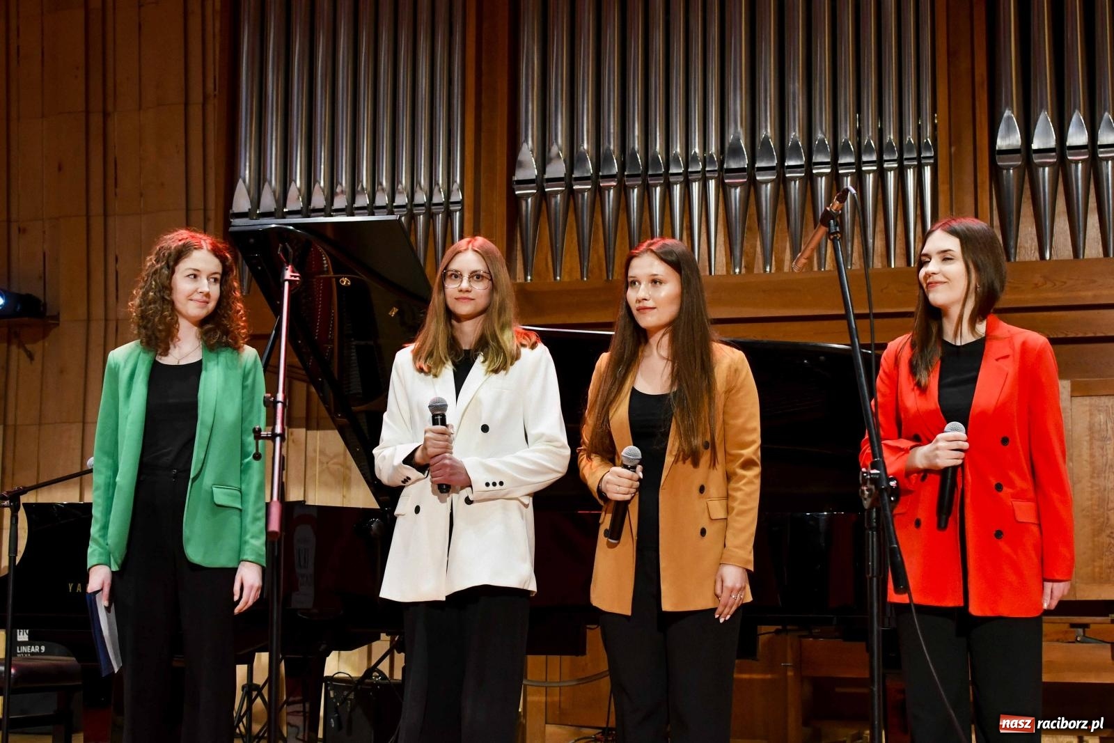 Zdjęcie w galerii na portalu naszraciborz.pl: Jubileuszowa edycja konkursu piosenki hiszpańskiej w Raciborzu [FOTO i WIDEO]  wiadomości z regionu