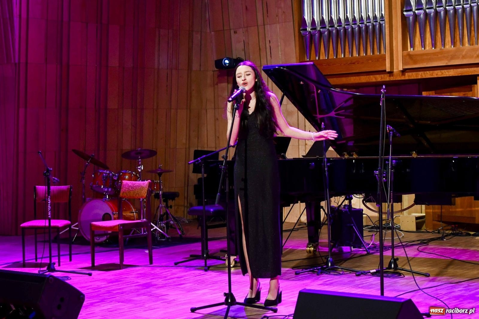 Zdjęcie w galerii na portalu naszraciborz.pl: Jubileuszowa edycja konkursu piosenki hiszpańskiej w Raciborzu [FOTO i WIDEO]  wiadomości z regionu