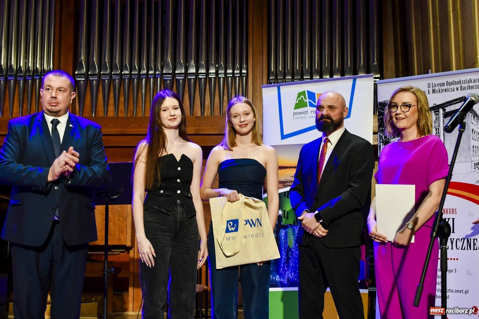 Zdjęcie w galerii na portalu naszraciborz.pl: Jubileuszowa edycja konkursu piosenki hiszpańskiej w Raciborzu [FOTO i WIDEO]  wiadomości z regionu