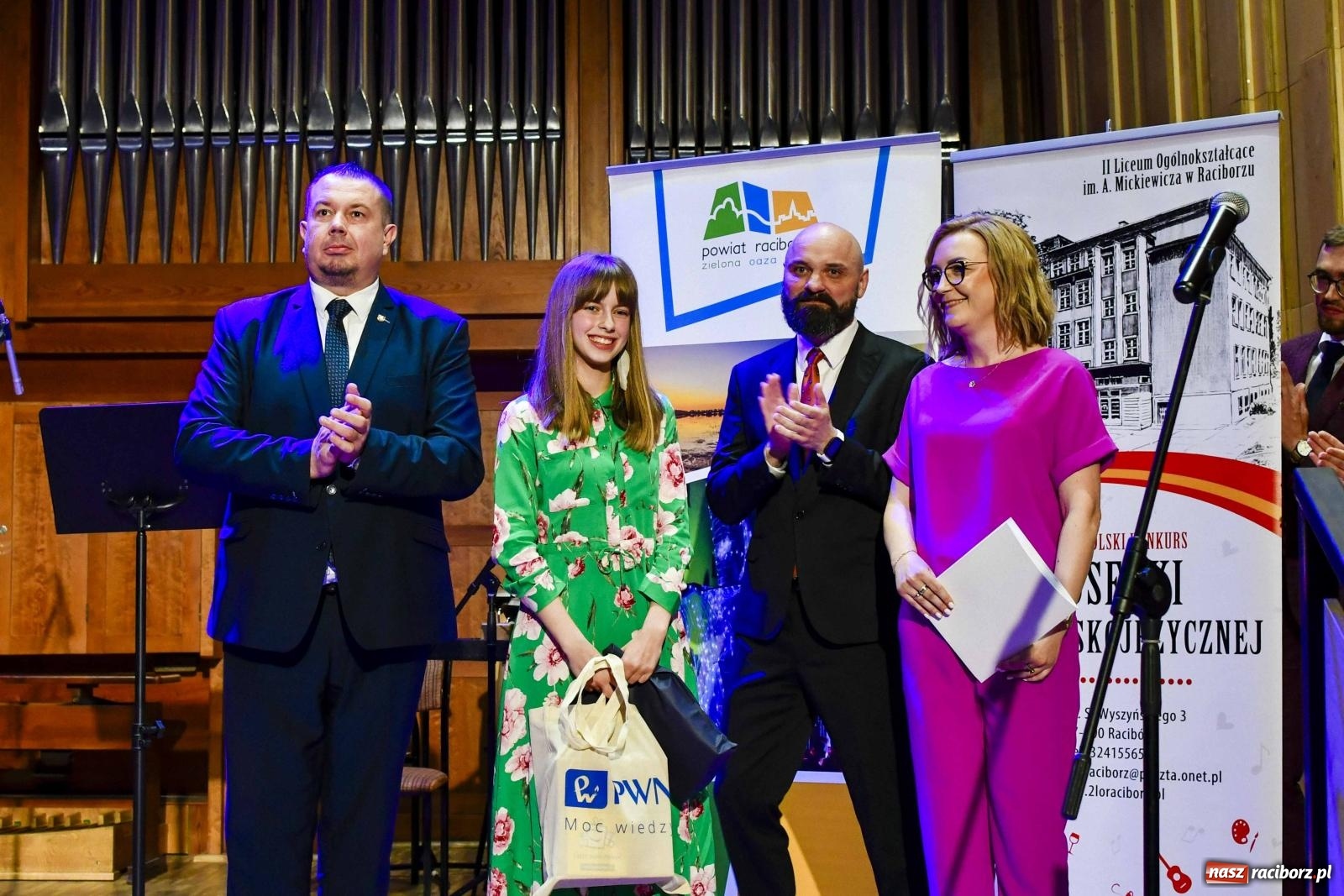 Zdjęcie w galerii na portalu naszraciborz.pl: Jubileuszowa edycja konkursu piosenki hiszpańskiej w Raciborzu [FOTO i WIDEO]  wiadomości z regionu