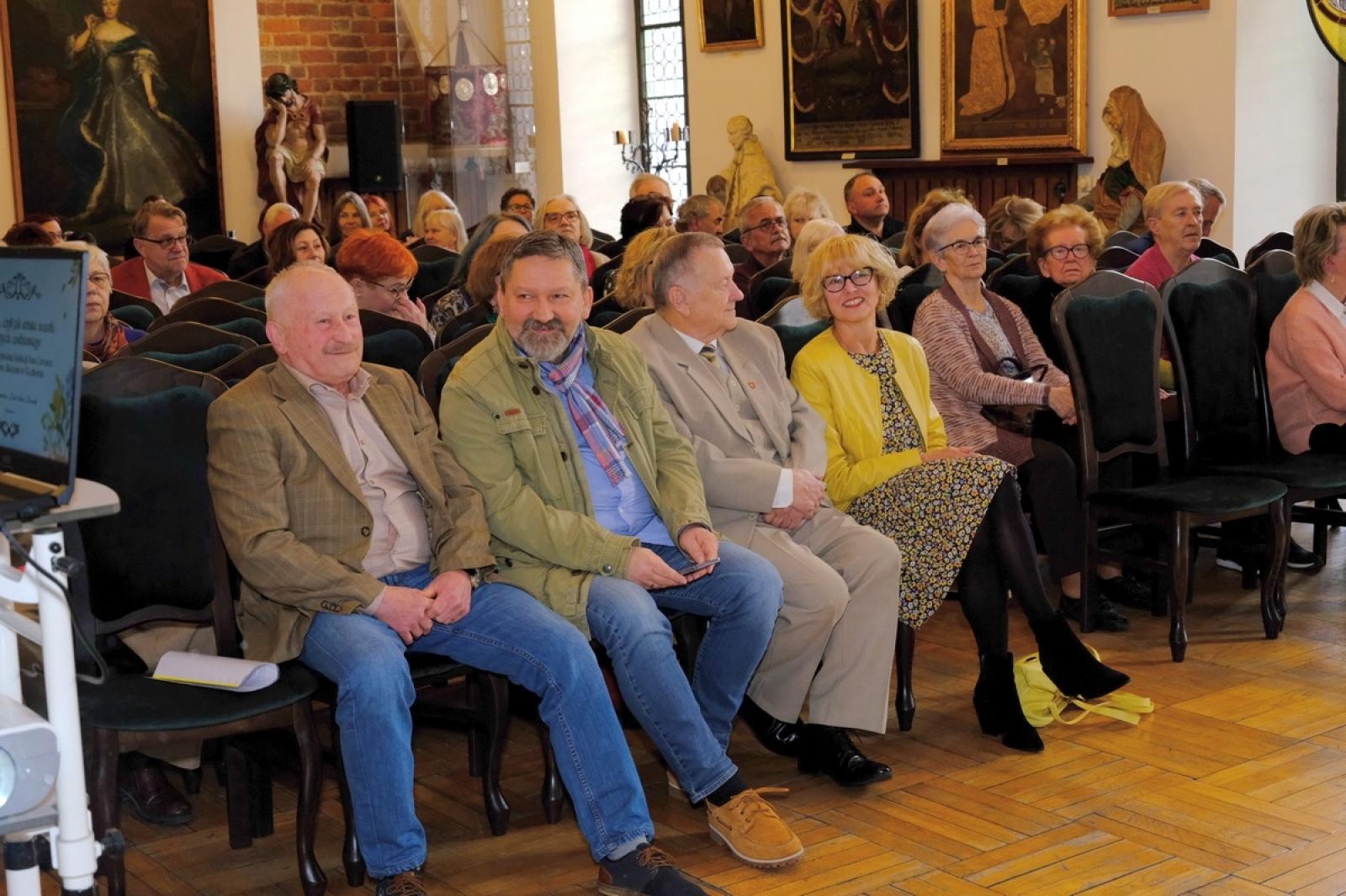 Zdjęcie w galerii na portalu naszraciborz.pl: Oblicza secesji w raciborskim Muzeum wiadomości z regionu