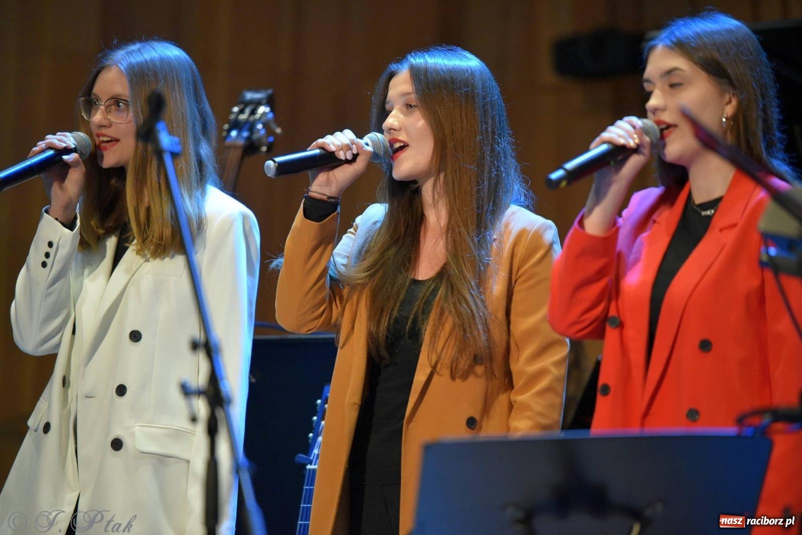 Zdjęcie w galerii na portalu naszraciborz.pl: Hiszpańsko-kubańska fiesta II LO. Torres & Havana Dream na bis! wiadomości z regionu