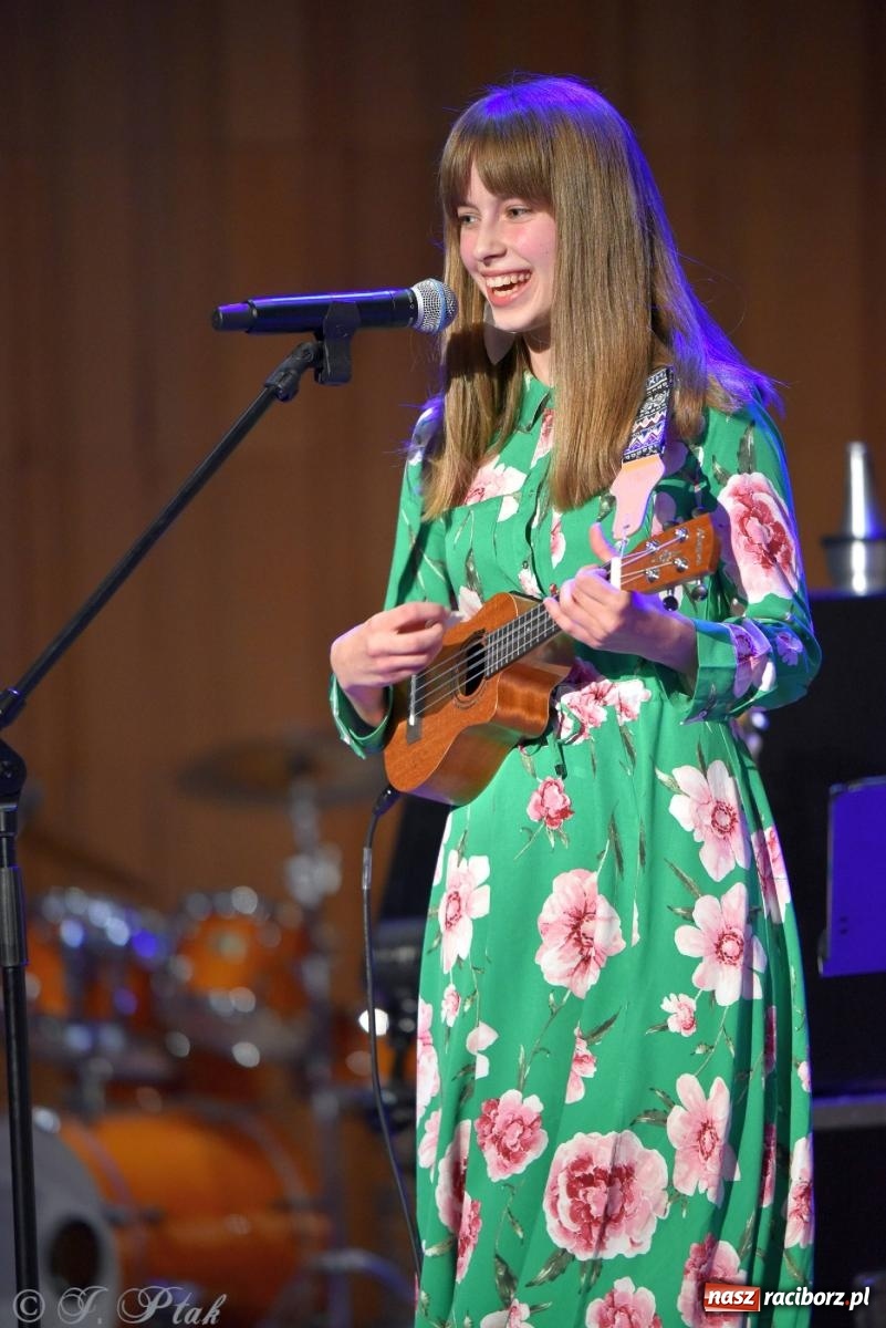 Zdjęcie w galerii na portalu naszraciborz.pl: Hiszpańsko-kubańska fiesta II LO. Torres & Havana Dream na bis! wiadomości z regionu