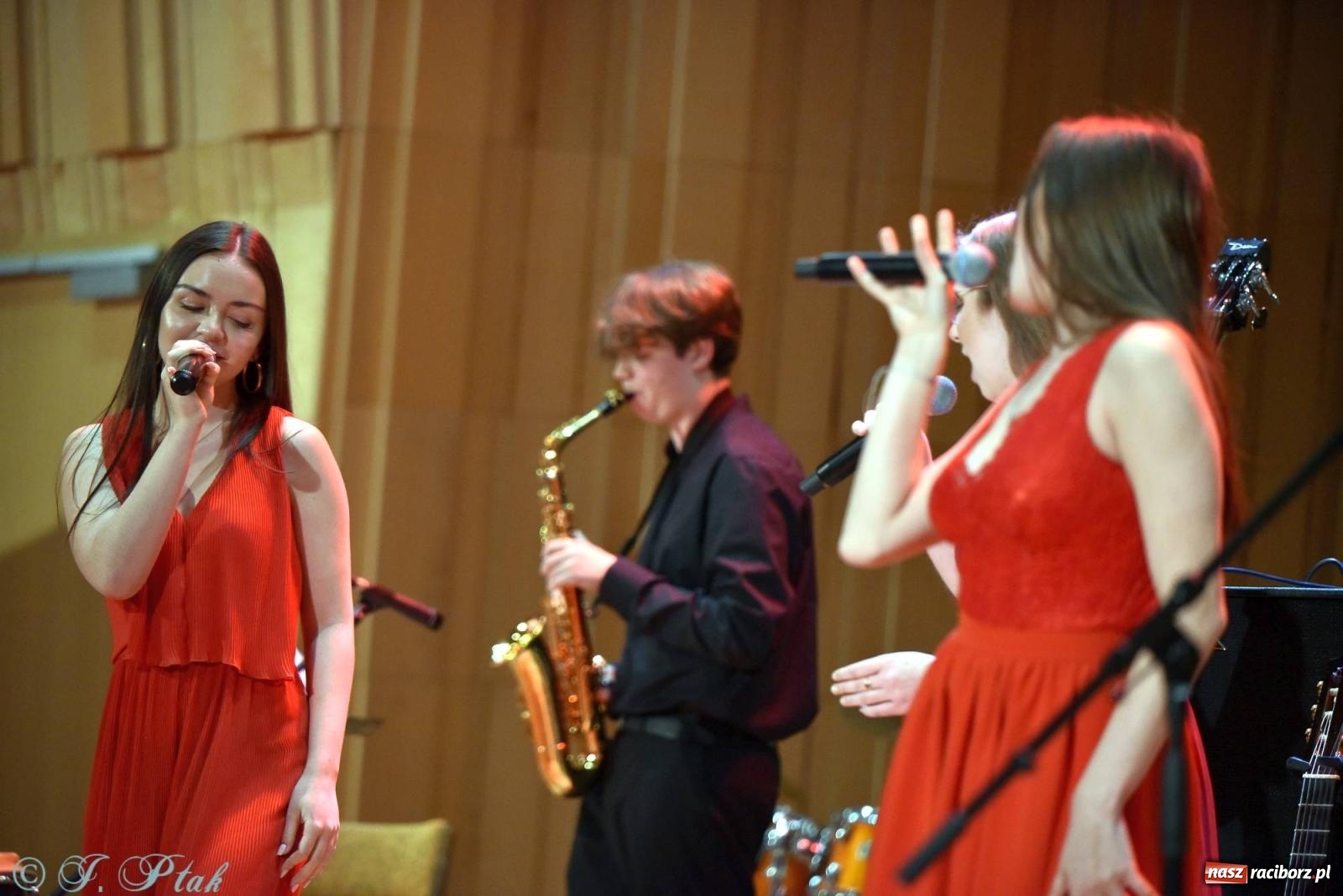 Zdjęcie w galerii na portalu naszraciborz.pl: Hiszpańsko-kubańska fiesta II LO. Torres & Havana Dream na bis! wiadomości z regionu