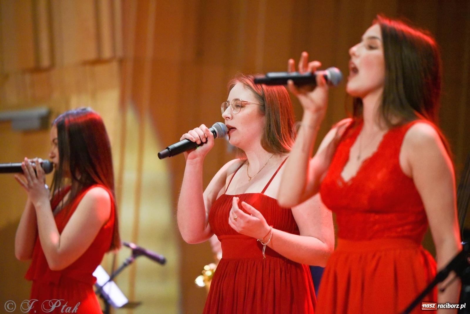 Zdjęcie w galerii na portalu naszraciborz.pl: Hiszpańsko-kubańska fiesta II LO. Torres & Havana Dream na bis! wiadomości z regionu