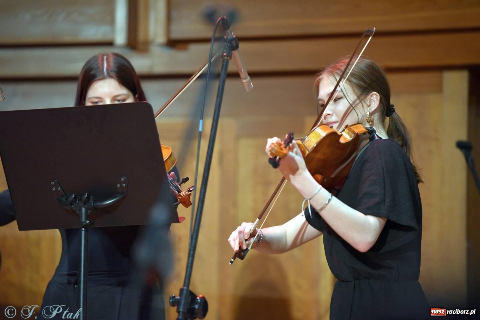 Zdjęcie w galerii na portalu naszraciborz.pl: Hiszpańsko-kubańska fiesta II LO. Torres & Havana Dream na bis! wiadomości z regionu