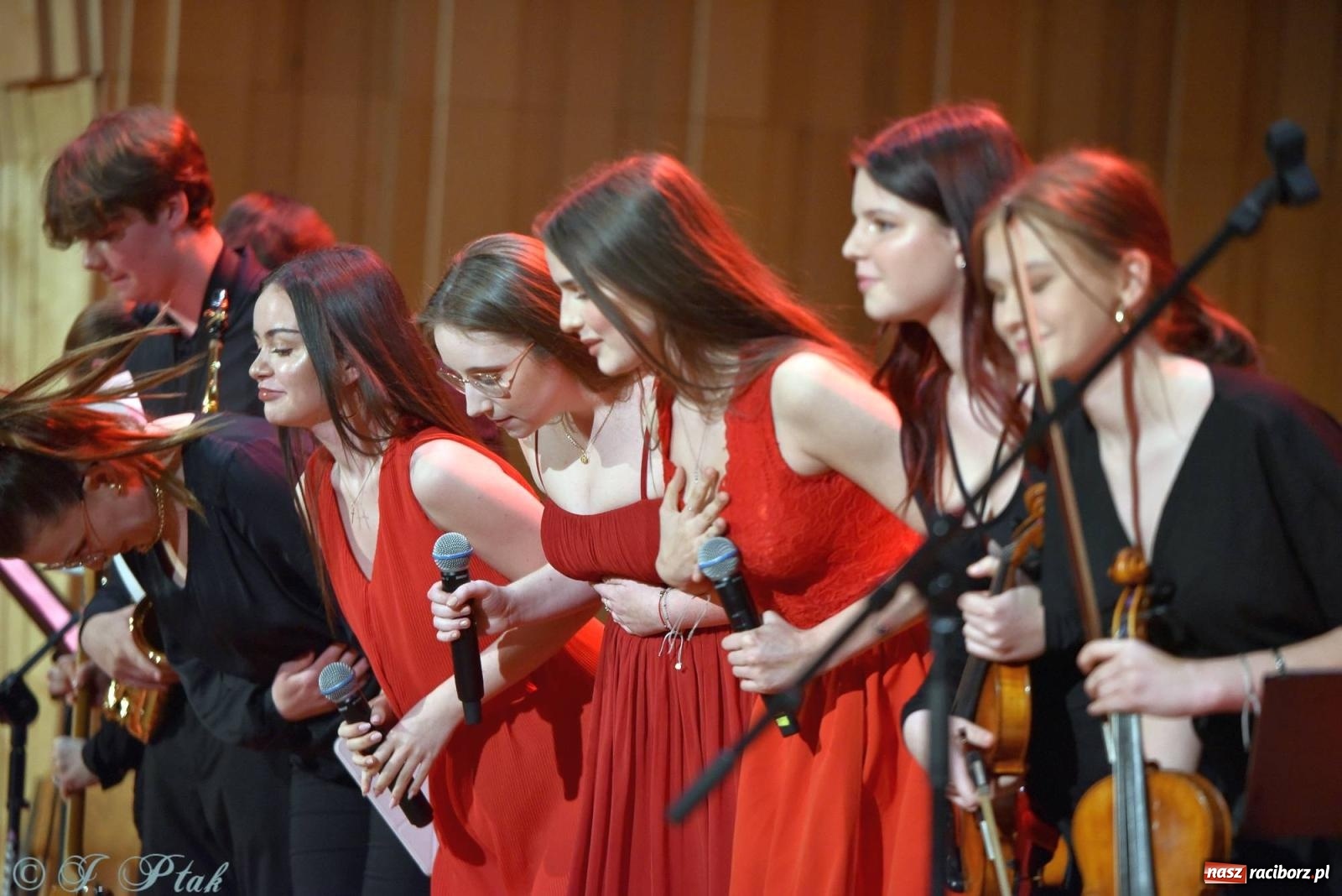 Zdjęcie w galerii na portalu naszraciborz.pl: Hiszpańsko-kubańska fiesta II LO. Torres & Havana Dream na bis! wiadomości z regionu