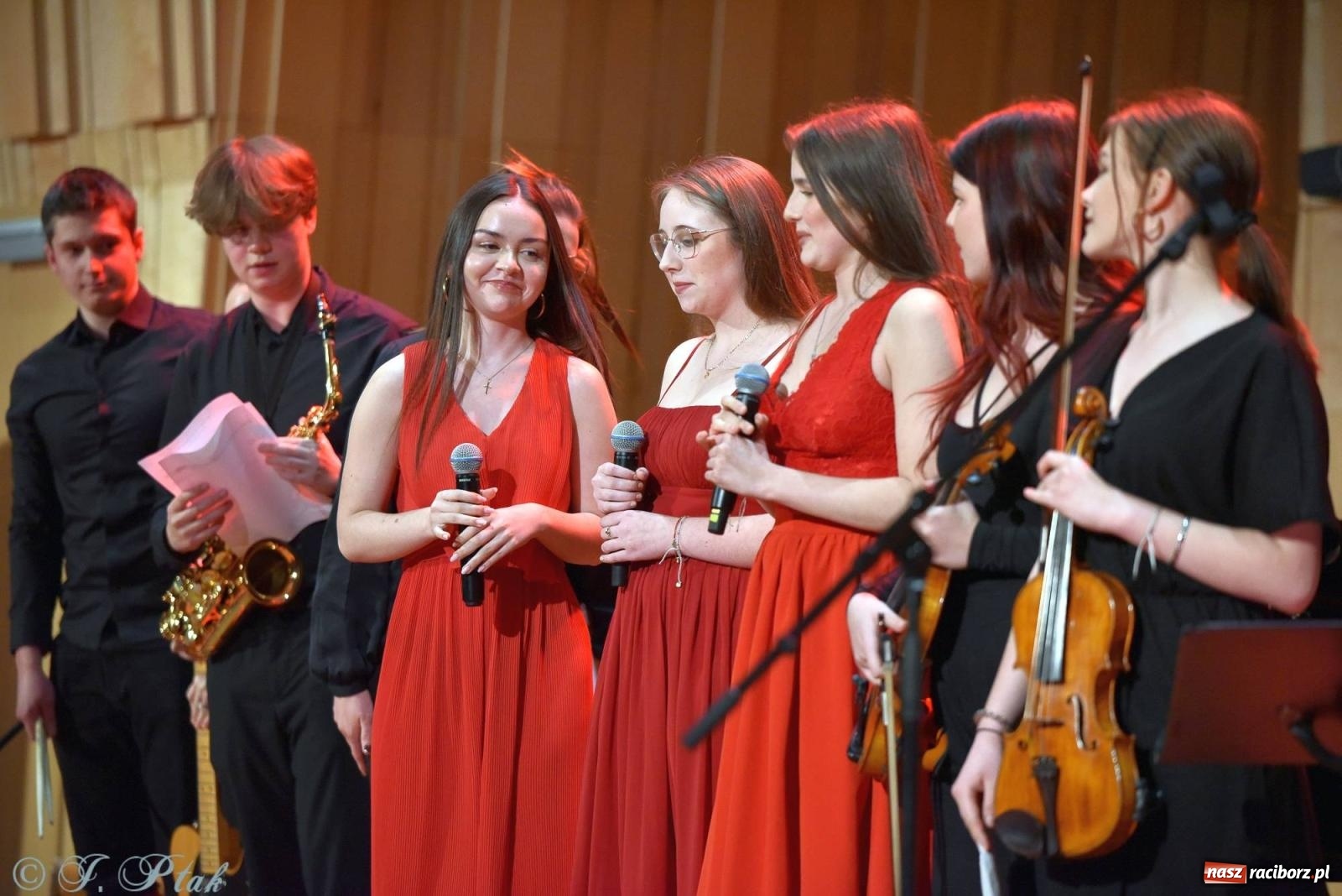 Zdjęcie w galerii na portalu naszraciborz.pl: Hiszpańsko-kubańska fiesta II LO. Torres & Havana Dream na bis! wiadomości z regionu