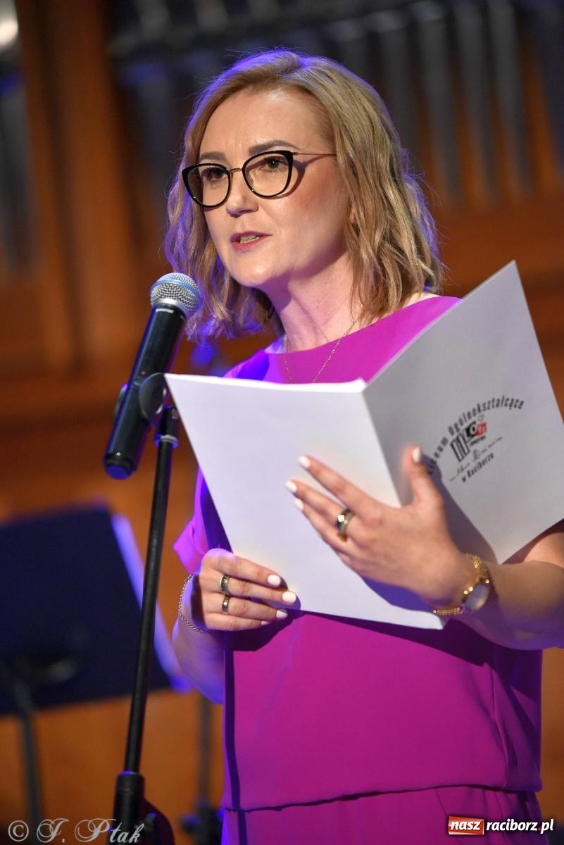 Zdjęcie w galerii na portalu naszraciborz.pl: Hiszpańsko-kubańska fiesta II LO. Torres & Havana Dream na bis! wiadomości z regionu