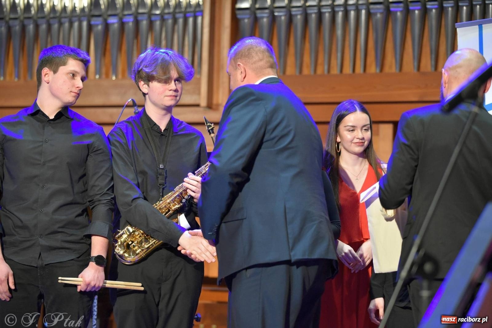 Zdjęcie w galerii na portalu naszraciborz.pl: Hiszpańsko-kubańska fiesta II LO. Torres & Havana Dream na bis! wiadomości z regionu