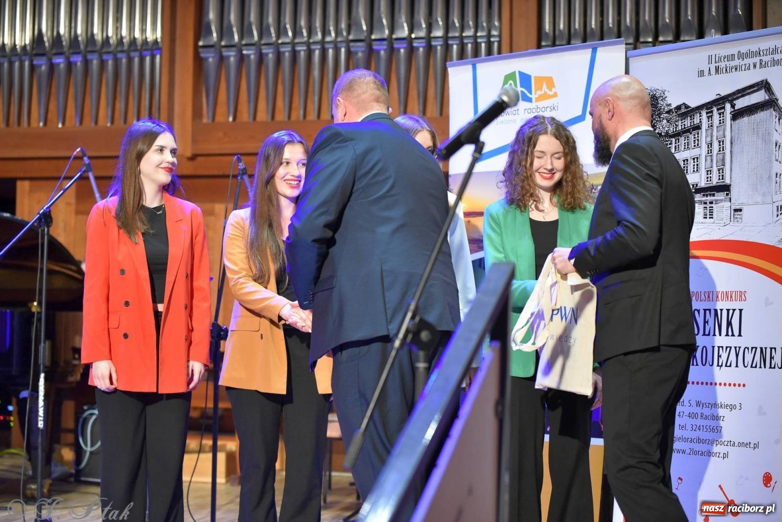 Zdjęcie w galerii na portalu naszraciborz.pl: Hiszpańsko-kubańska fiesta II LO. Torres & Havana Dream na bis! wiadomości z regionu