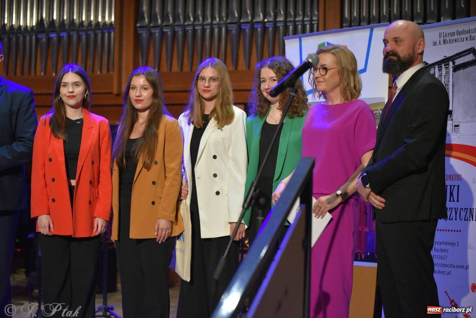 Zdjęcie w galerii na portalu naszraciborz.pl: Hiszpańsko-kubańska fiesta II LO. Torres & Havana Dream na bis! wiadomości z regionu