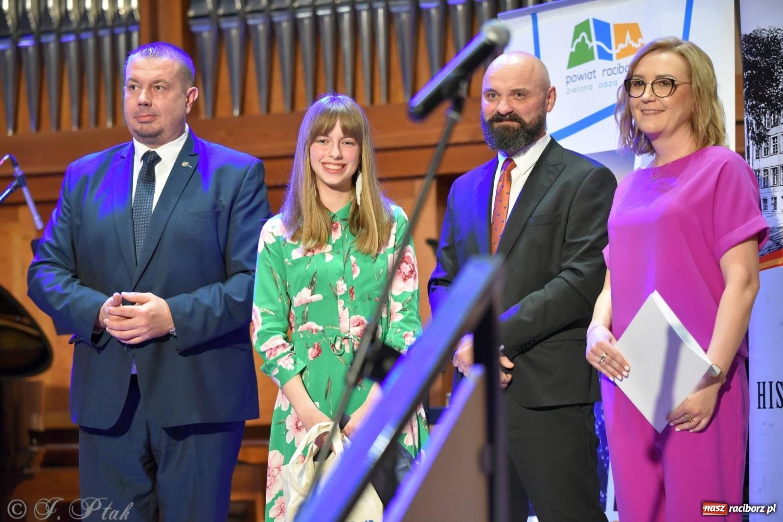 Zdjęcie w galerii na portalu naszraciborz.pl: Hiszpańsko-kubańska fiesta II LO. Torres & Havana Dream na bis! wiadomości z regionu