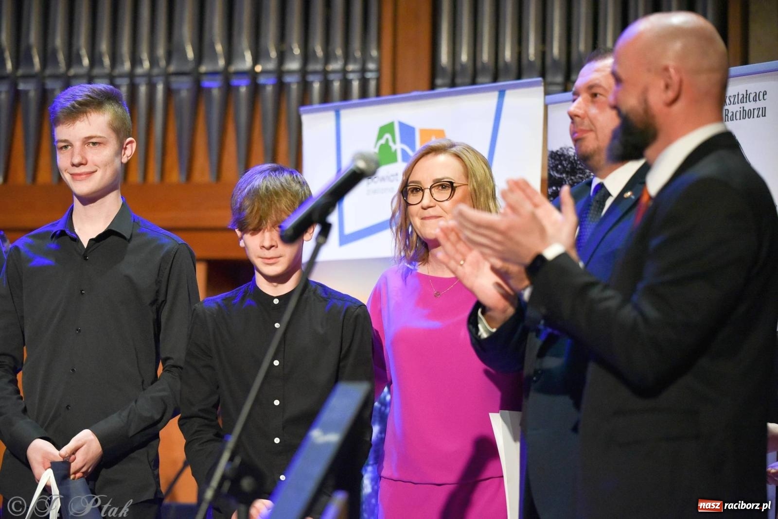 Zdjęcie w galerii na portalu naszraciborz.pl: Hiszpańsko-kubańska fiesta II LO. Torres & Havana Dream na bis! wiadomości z regionu