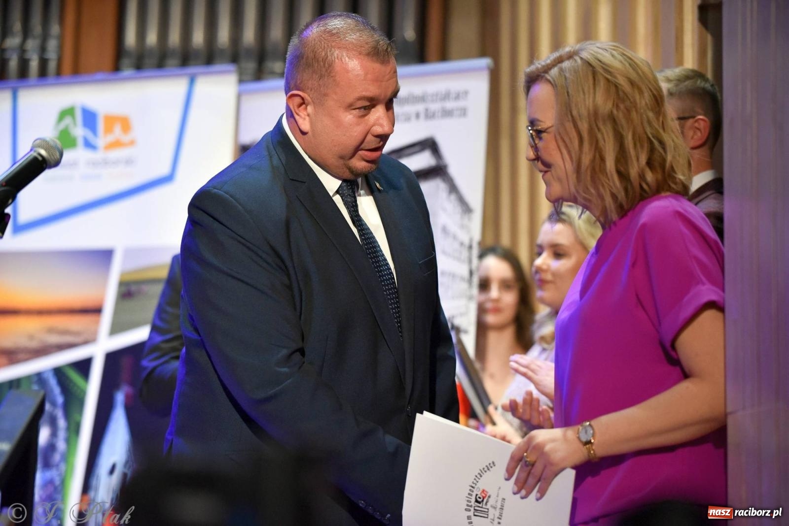 Zdjęcie w galerii na portalu naszraciborz.pl: Hiszpańsko-kubańska fiesta II LO. Torres & Havana Dream na bis! wiadomości z regionu