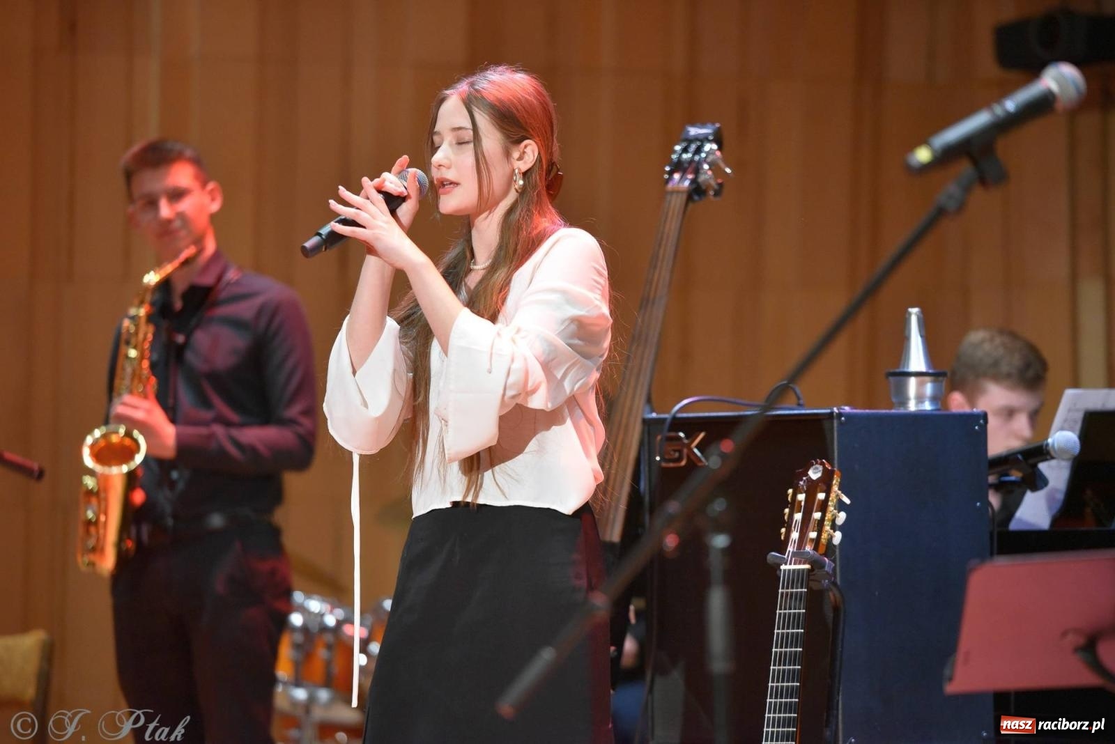 Zdjęcie w galerii na portalu naszraciborz.pl: Hiszpańsko-kubańska fiesta II LO. Torres & Havana Dream na bis! wiadomości z regionu