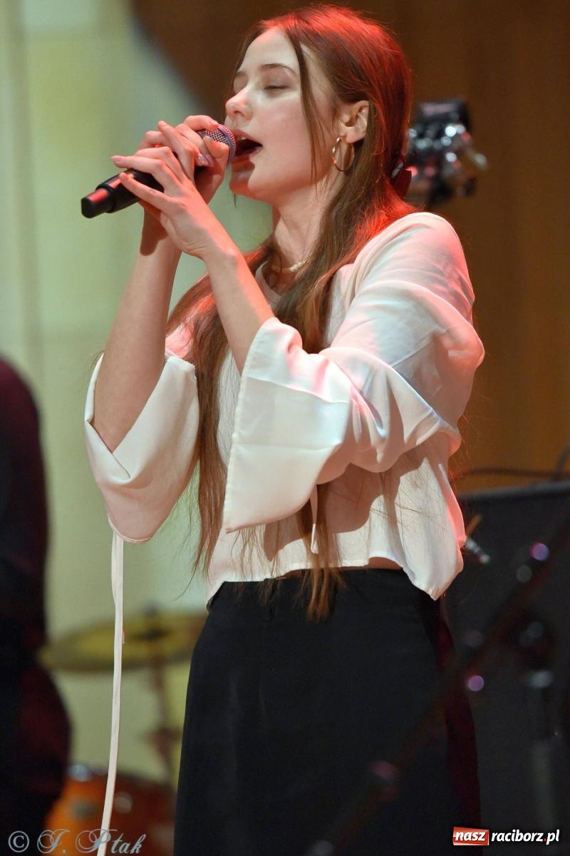 Zdjęcie w galerii na portalu naszraciborz.pl: Hiszpańsko-kubańska fiesta II LO. Torres & Havana Dream na bis! wiadomości z regionu