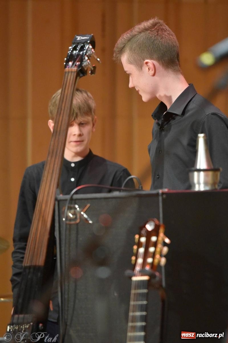 Zdjęcie w galerii na portalu naszraciborz.pl: Hiszpańsko-kubańska fiesta II LO. Torres & Havana Dream na bis! wiadomości z regionu