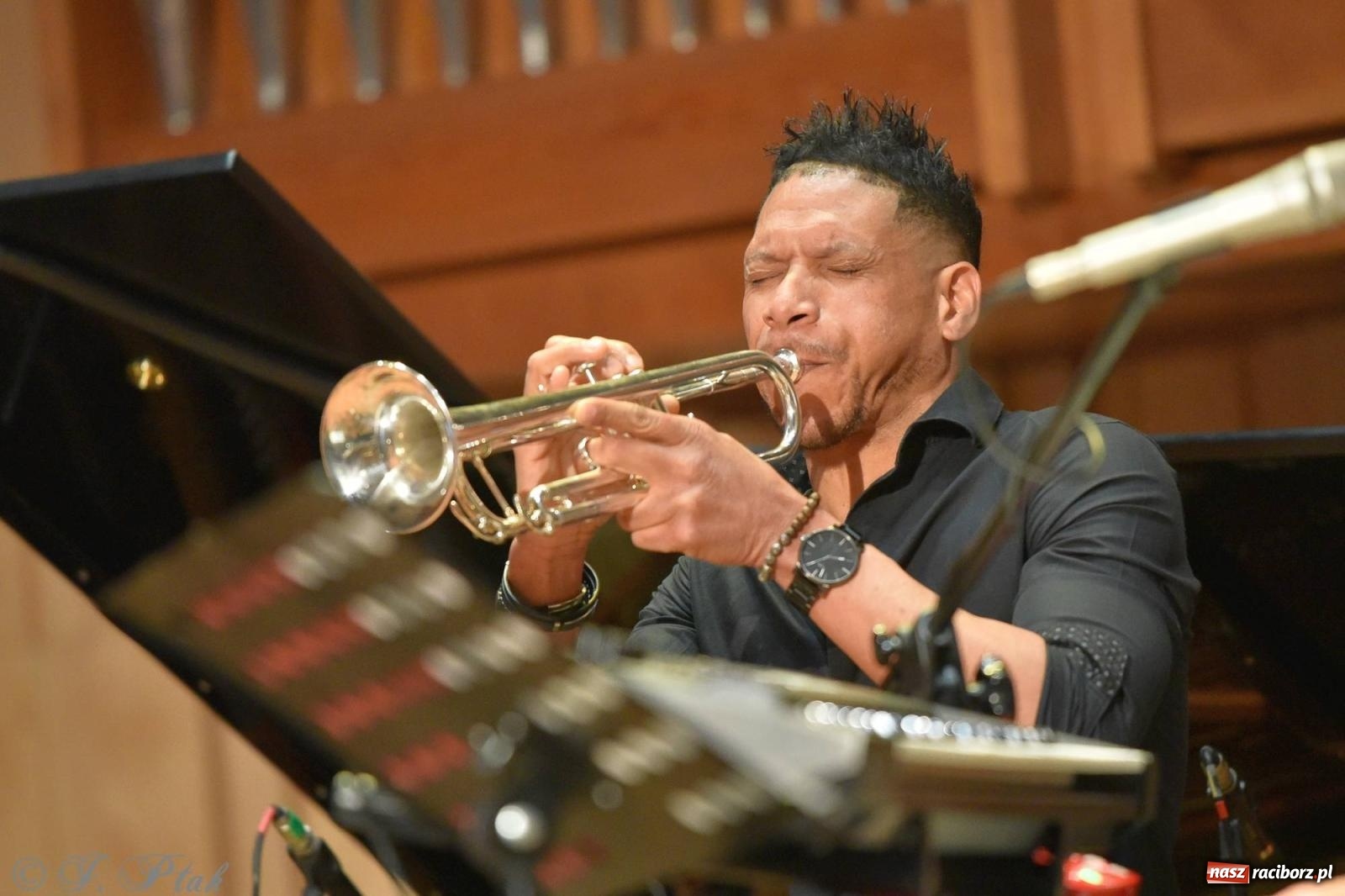 Zdjęcie w galerii na portalu naszraciborz.pl: Hiszpańsko-kubańska fiesta II LO. Torres & Havana Dream na bis! wiadomości z regionu