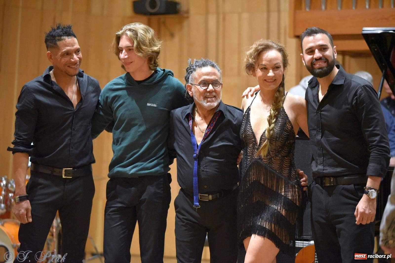 Zdjęcie w galerii na portalu naszraciborz.pl: Hiszpańsko-kubańska fiesta II LO. Torres & Havana Dream na bis! wiadomości z regionu