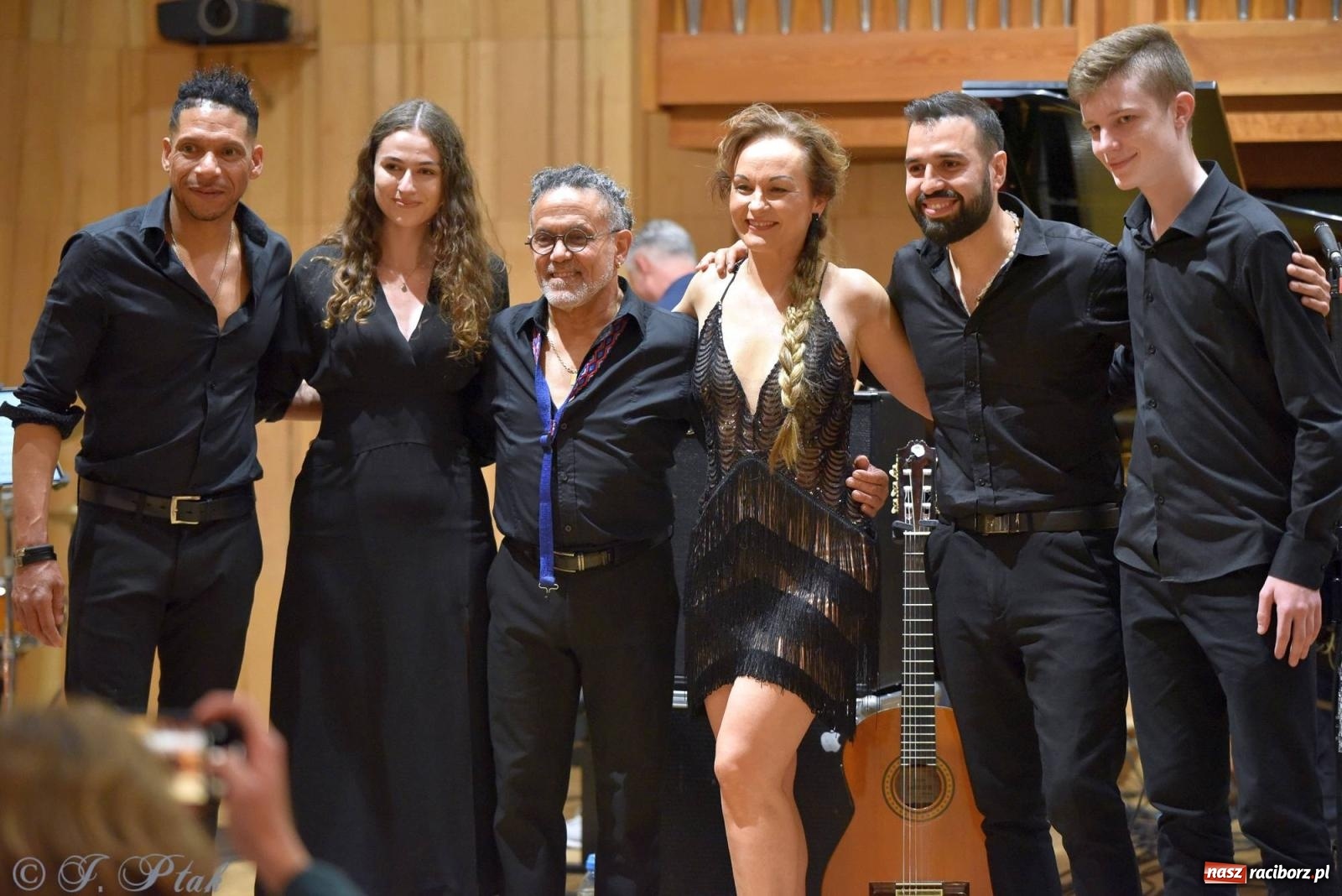 Zdjęcie w galerii na portalu naszraciborz.pl: Hiszpańsko-kubańska fiesta II LO. Torres & Havana Dream na bis! wiadomości z regionu